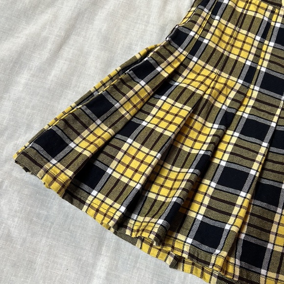 Forever 21 Skirt - Picture 2 of 6
